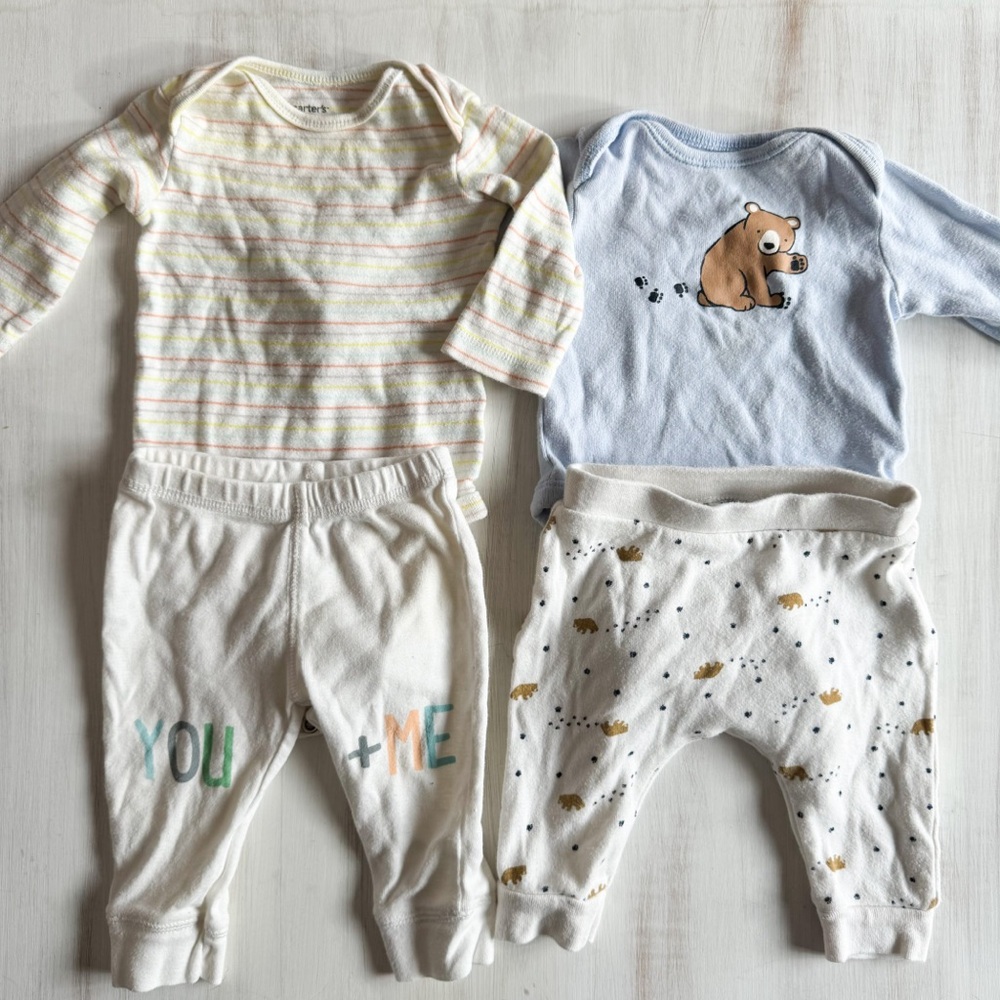 Carter’s/Old Navy gender neutral outfit bundle (size 0-3 months)